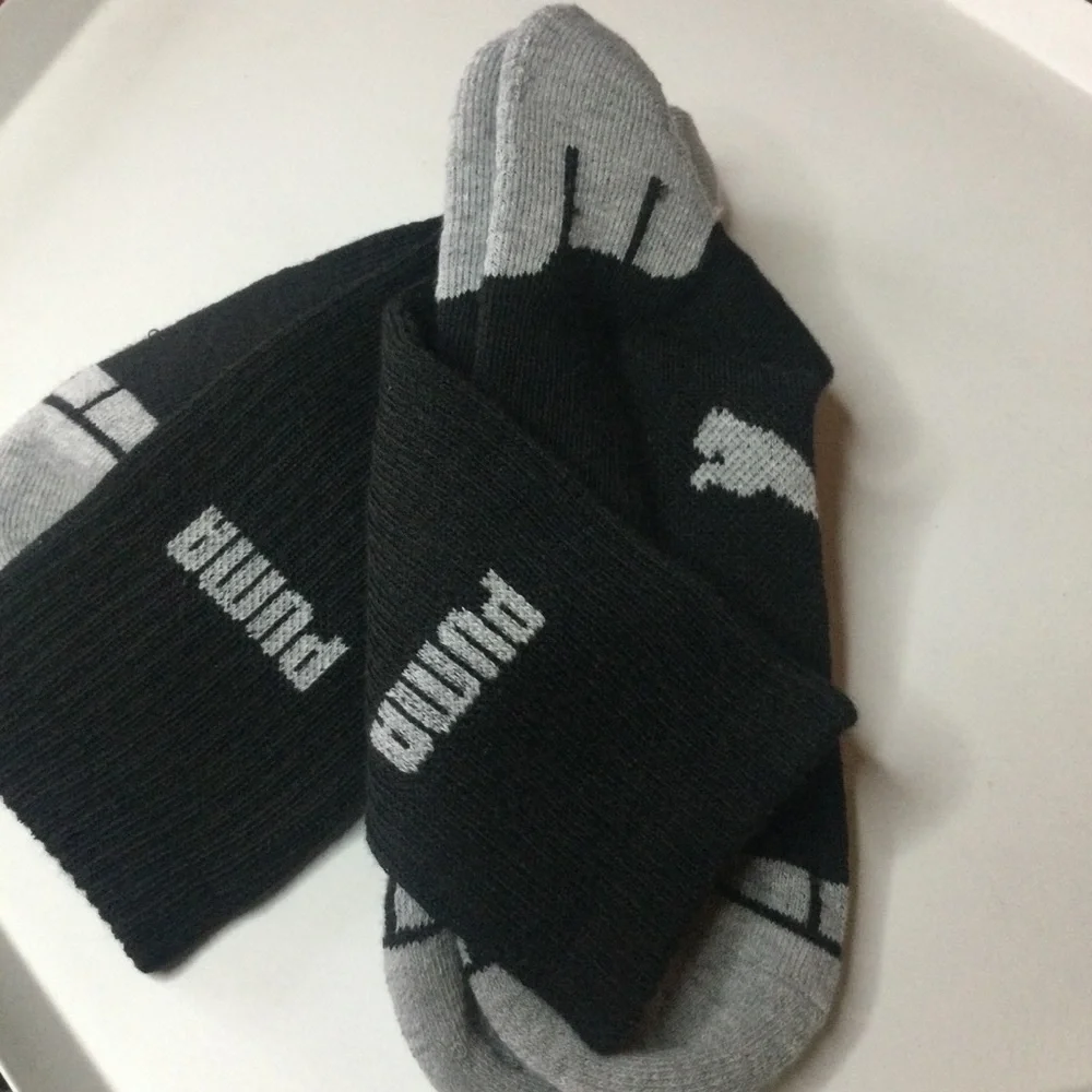 PUMA 2 PAIR MENS SPORT SOCKS BLACK GREY OS NWOT